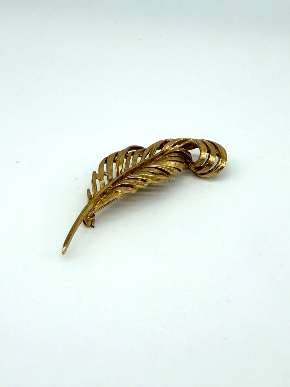 Vintage D'Orlan Gold Tone Leaf Brooch Pin Signed Canada Statement Jewelry